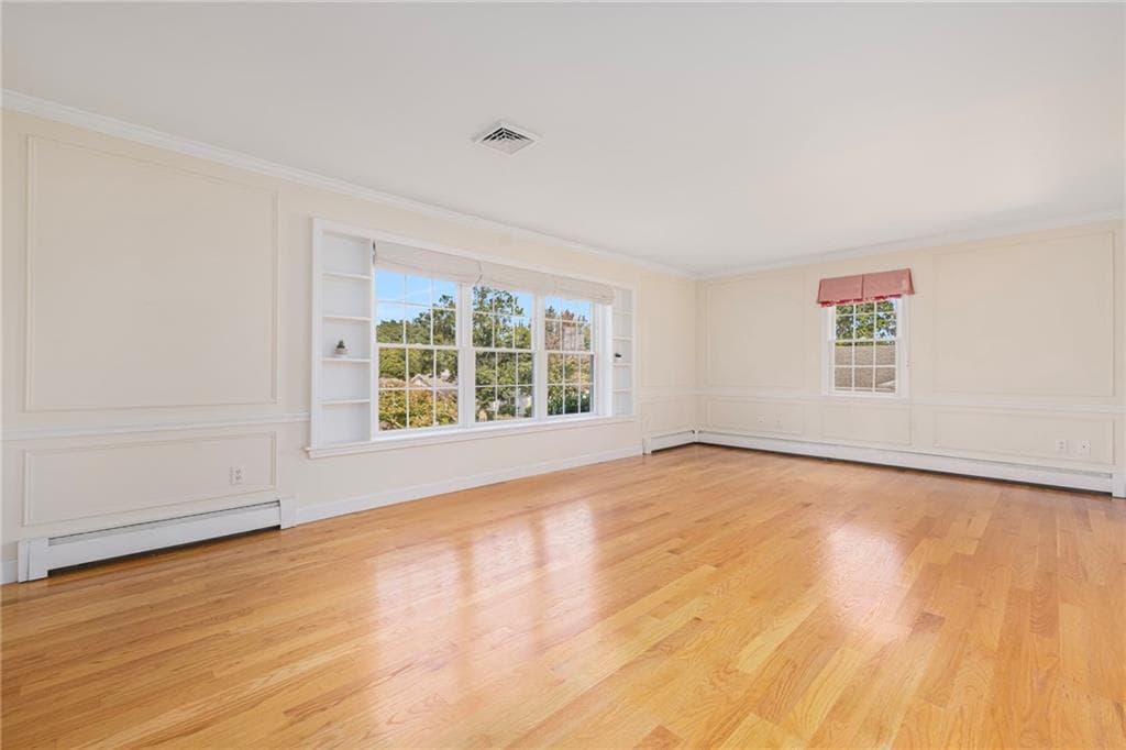Single Family Residence at 65 Sunrise Drive, Portsmouth, photo 13 of 49