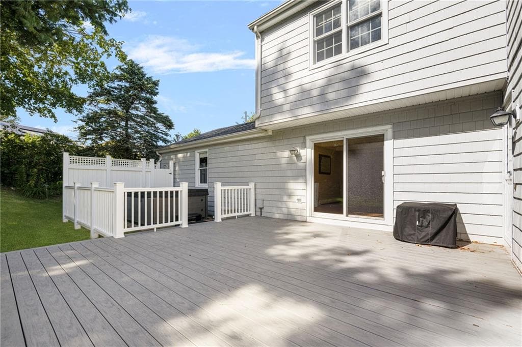 Single Family Residence at 65 Sunrise Drive, Portsmouth, photo 28 of 49