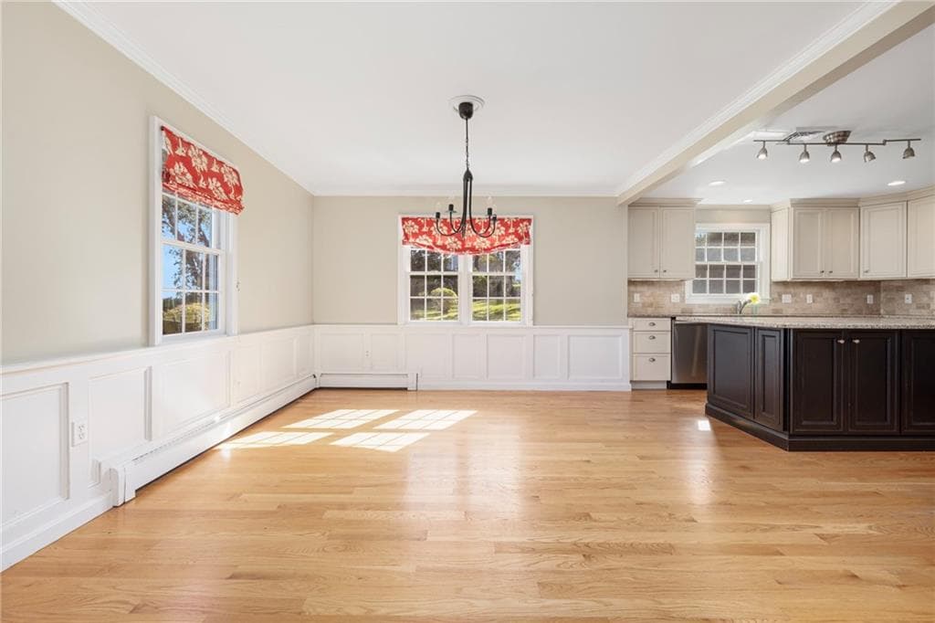 Single Family Residence at 65 Sunrise Drive, Portsmouth, photo 15 of 49