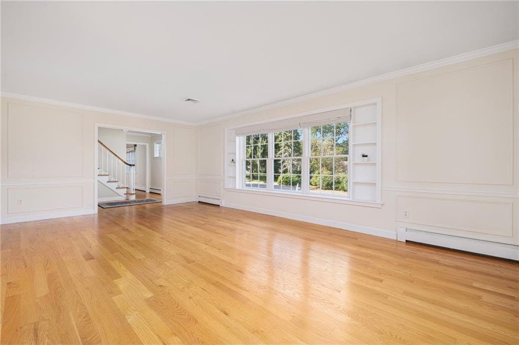 Single Family Residence at 65 Sunrise Drive, Portsmouth, photo 11 of 49