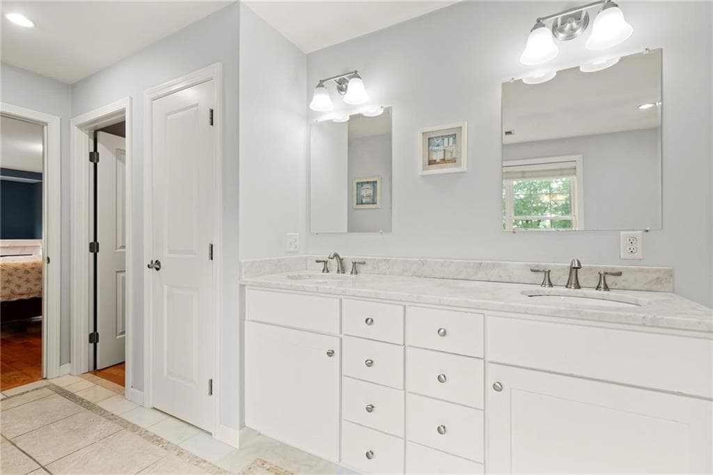 Single Family Residence at 457 Cottrell Road, Tiverton, photo 23 of 34