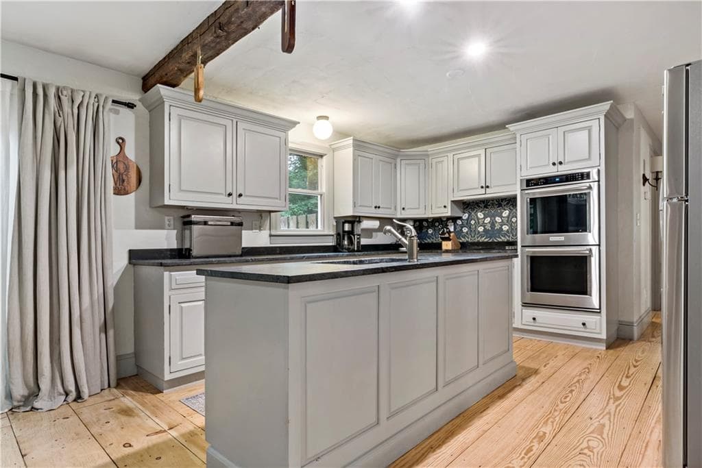 Single Family Residence at 172 Estelle Drive, South Kingstown, photo 6 of 36