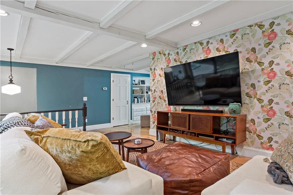 Single Family Residence at 172 Estelle Drive, South Kingstown, photo 10 of 36