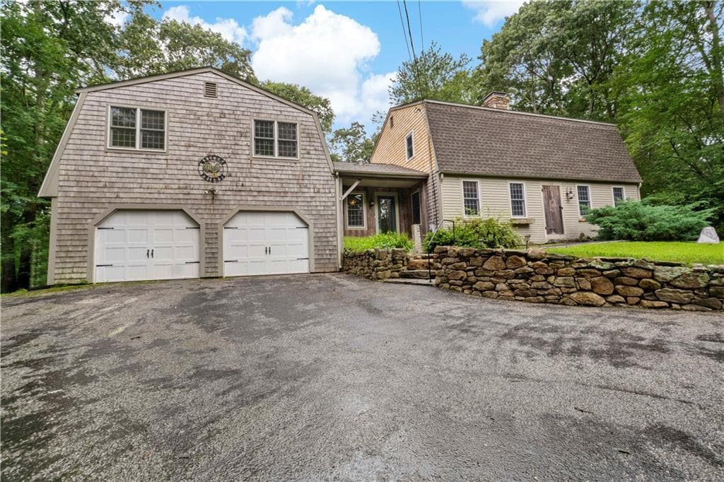 Single Family Residence at 172 Estelle Drive, South Kingstown, photo 31 of 36