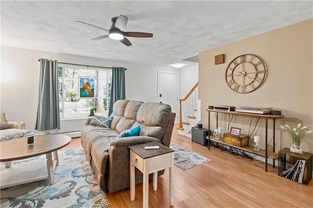 Condominium at 30 Eagle Run UNIT B, Warwick, photo 5 of 27
