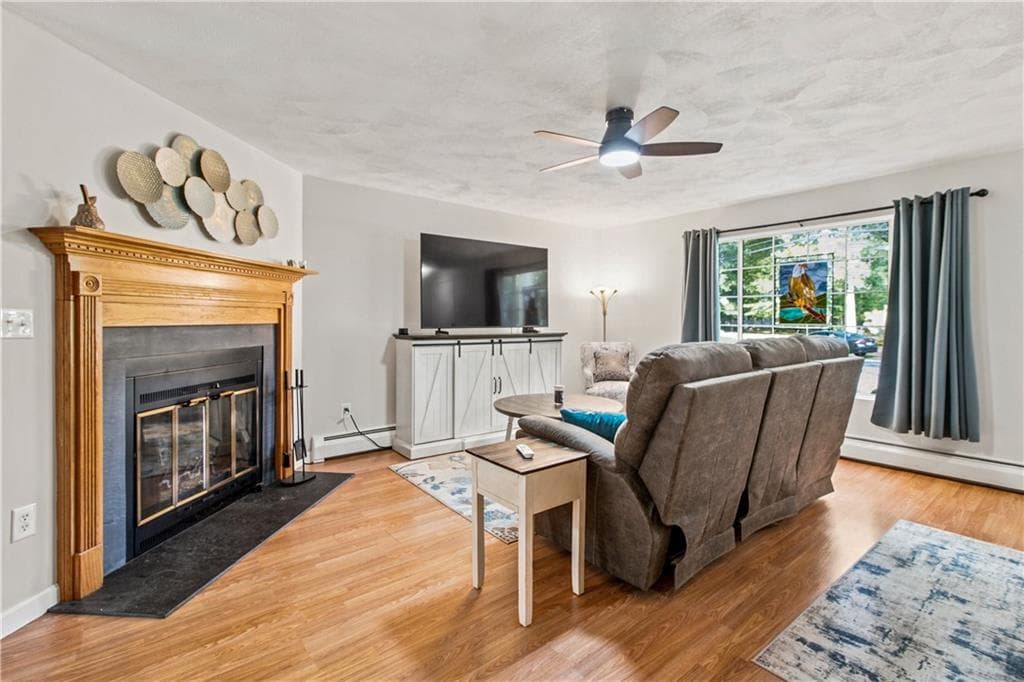 Condominium at 30 Eagle Run UNIT B, Warwick, photo 4 of 27