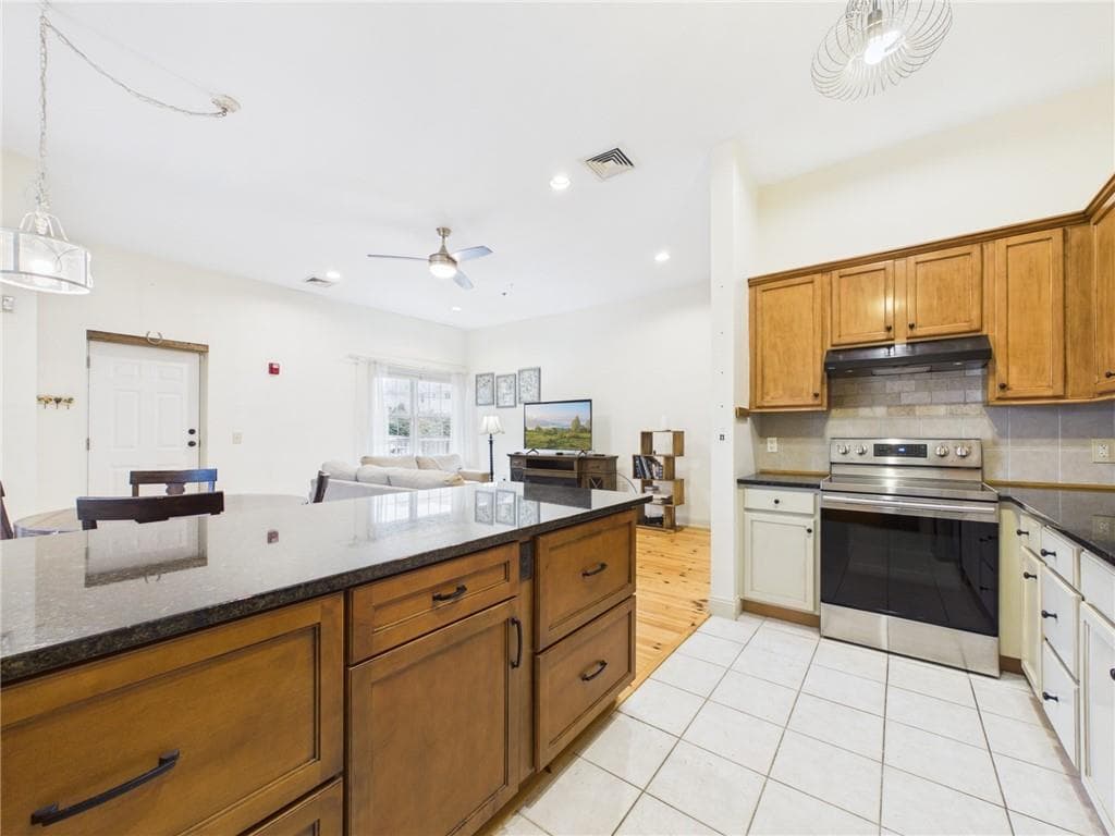 Condominium at 620 Main Street UNIT 14, East Greenwich, photo 5 of 24