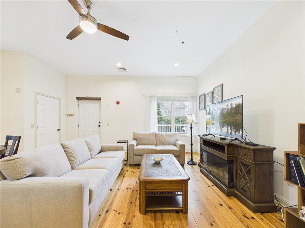 Condominium at 620 Main Street UNIT 14, East Greenwich, photo 10 of 24