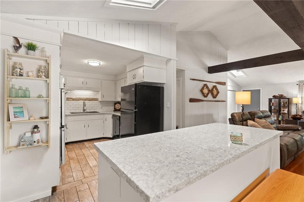 Single Family Residence at 8 Fountain Spring Lane, Johnston, photo 6 of 27