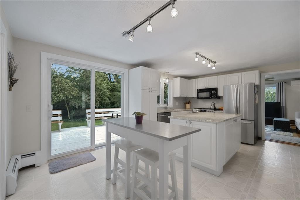 Single Family Residence at 27 Country View Drive, Johnston, photo 16 of 42