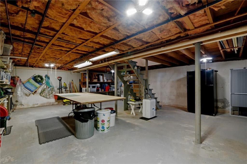 Single Family Residence at 27 Country View Drive, Johnston, photo 34 of 42