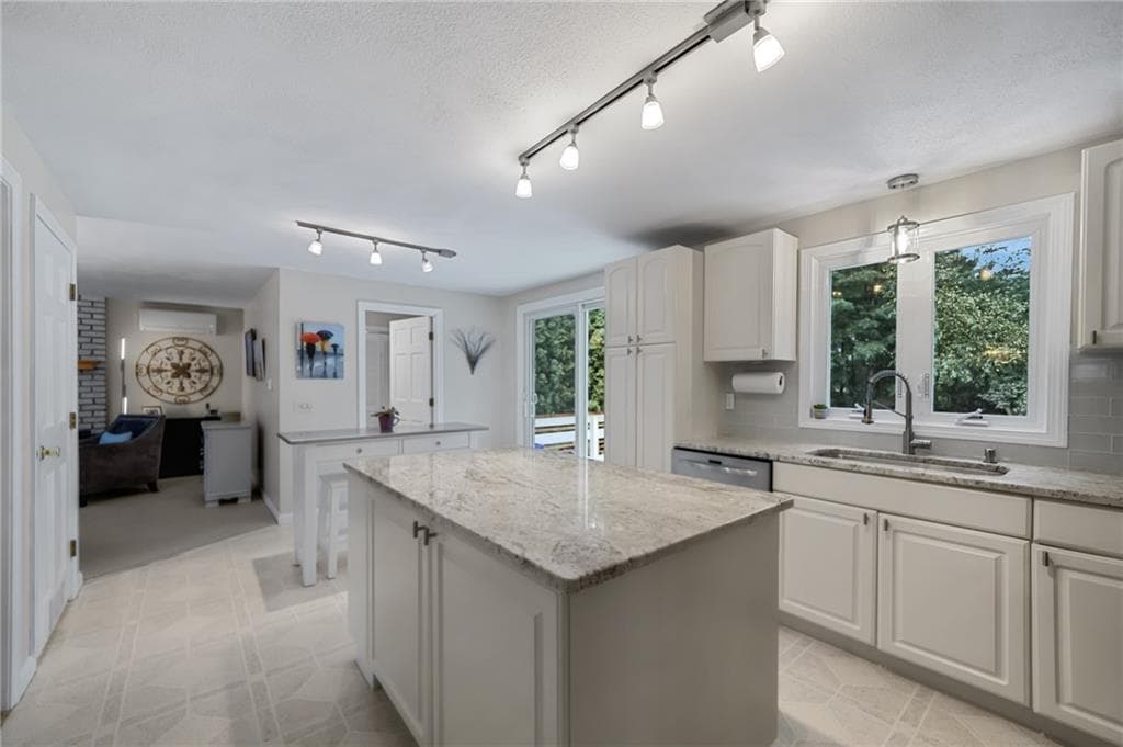 Single Family Residence at 27 Country View Drive, Johnston, photo 14 of 42