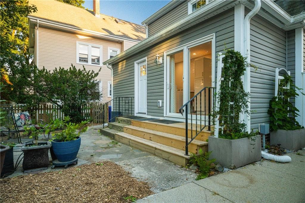 Single Family Residence at 16 Sargent Avenue, Providence, photo 15 of 41