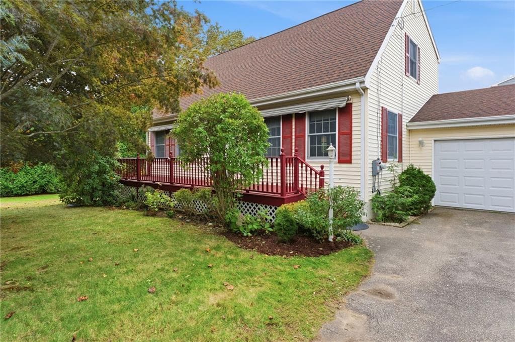 Single Family Residence at 11 Eddy Drive, Westerly, photo 2 of 47