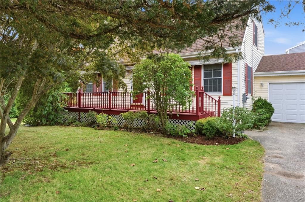 Single Family Residence at 11 Eddy Drive, Westerly, photo 3 of 47