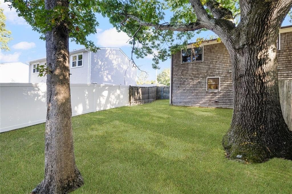 Multi Family at 131 133 Kenyon Avenue, Warwick, photo 4 of 25