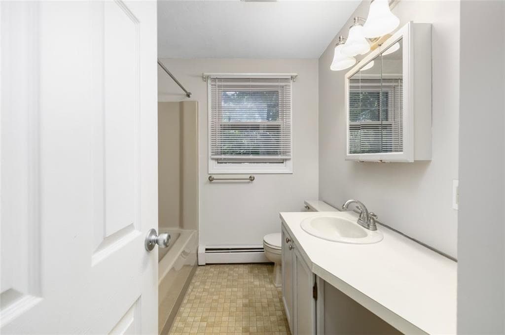 Multi Family at 131 133 Kenyon Avenue, Warwick, photo 25 of 25