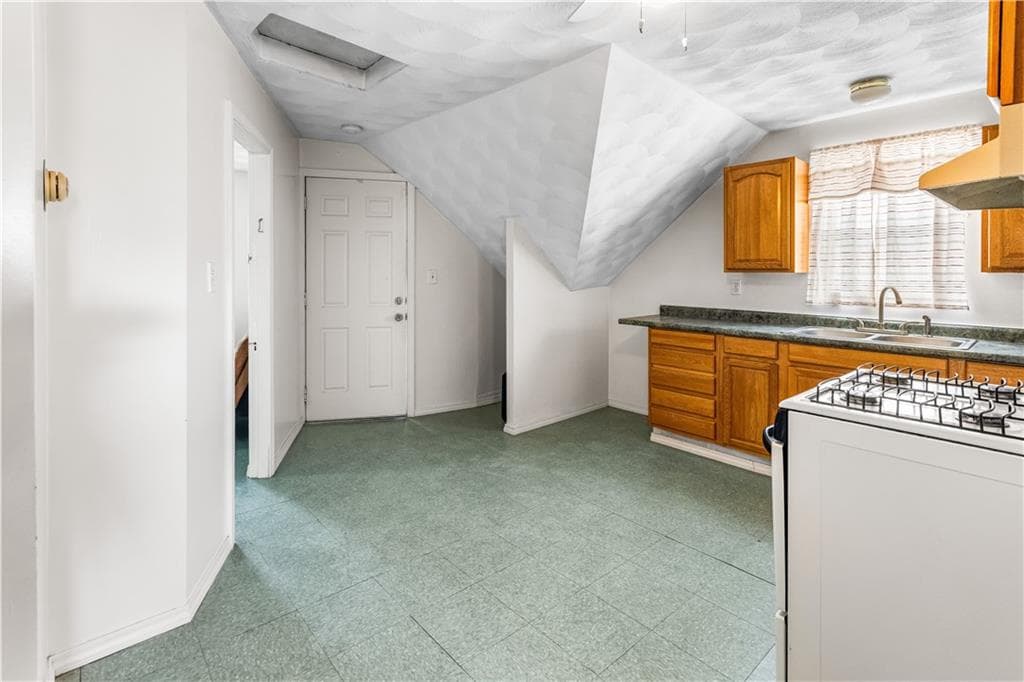 Multi Family at 21 23 Berkley Street, Providence, photo 23 of 34