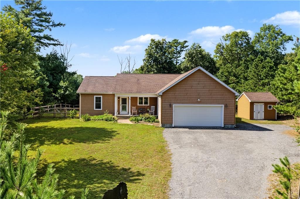 Single Family Residence at 38 Small Pox Trail, Richmond, photo 2 of 40