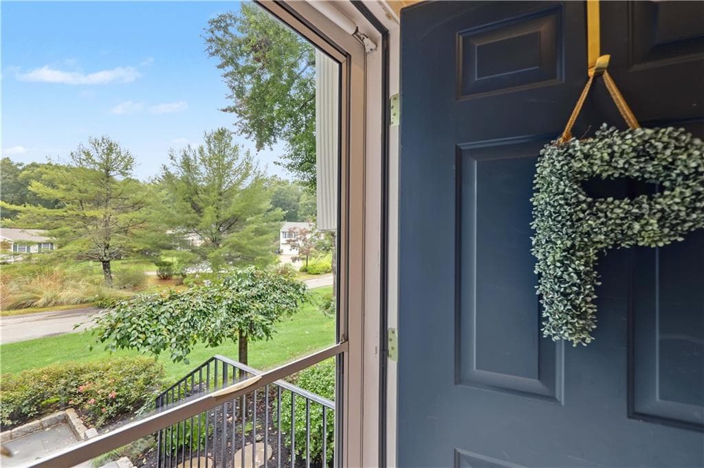 Single Family Residence at 84 Red Maple Terrace, North Kingstown, photo 5 of 40