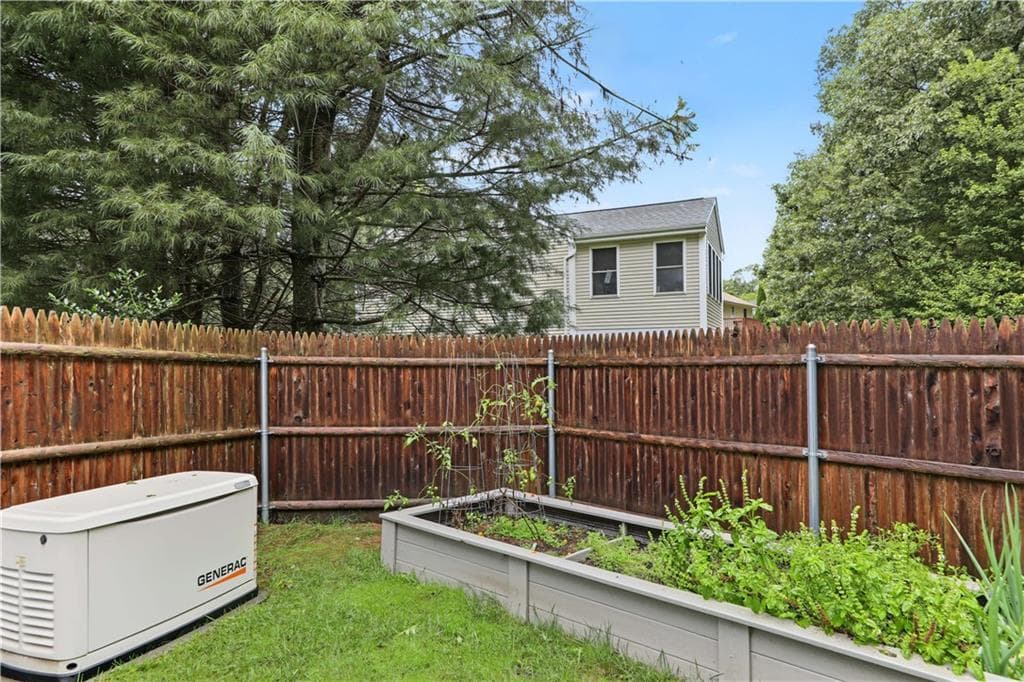 Single Family Residence at 84 Red Maple Terrace, North Kingstown, photo 38 of 40