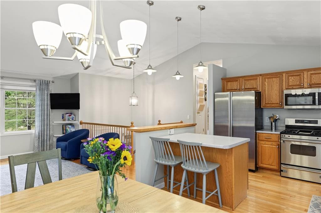 Single Family Residence at 84 Red Maple Terrace, North Kingstown, photo 14 of 40