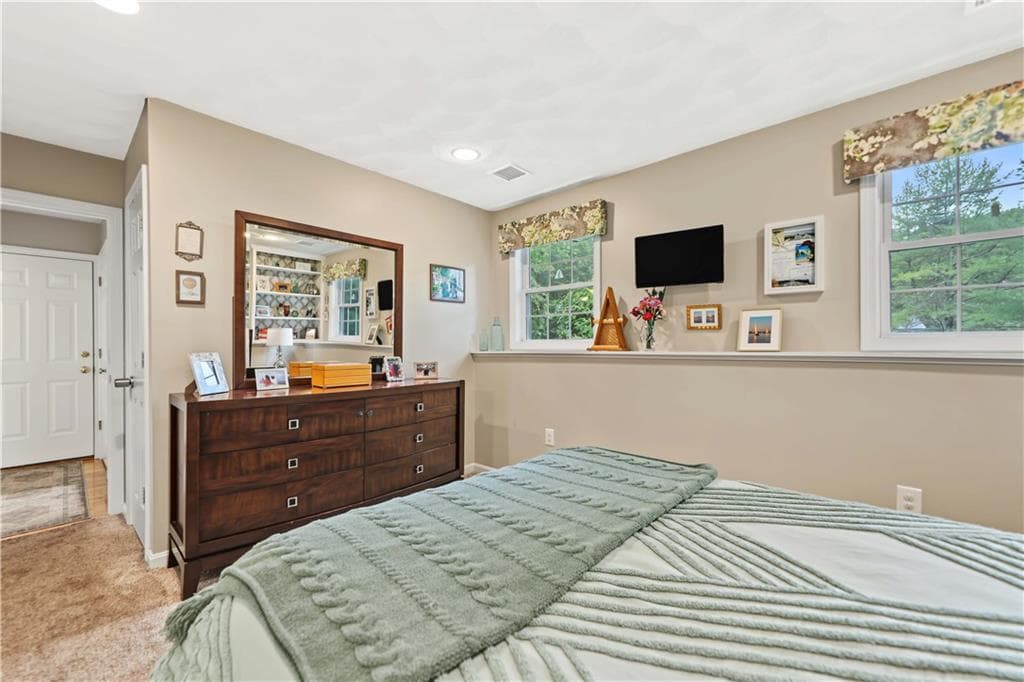 Single Family Residence at 84 Red Maple Terrace, North Kingstown, photo 21 of 40