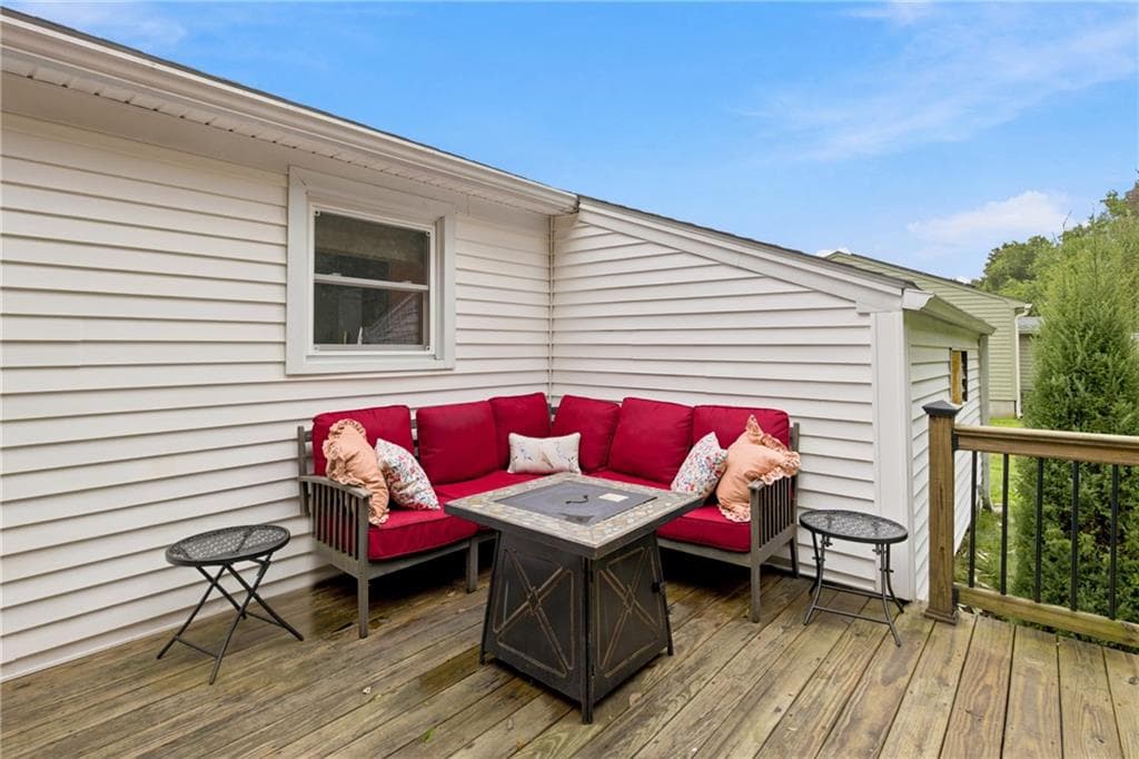 Single Family Residence at 248 Knollwood Drive, Woonsocket, photo 26 of 30