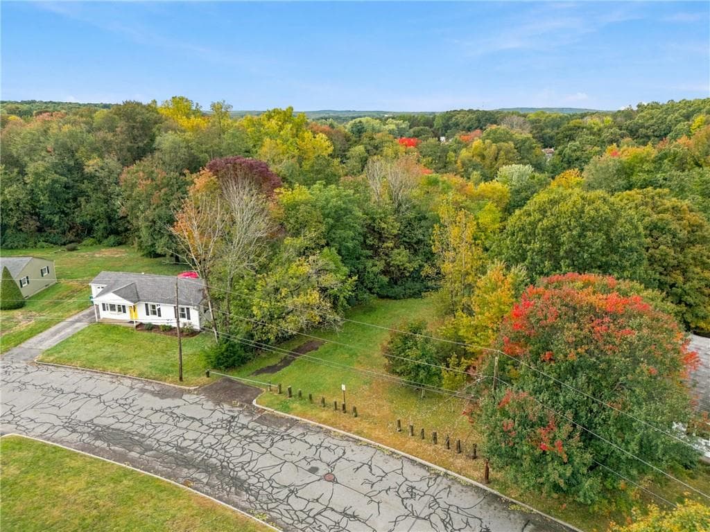 Single Family Residence at 248 Knollwood Drive, Woonsocket, photo 29 of 30