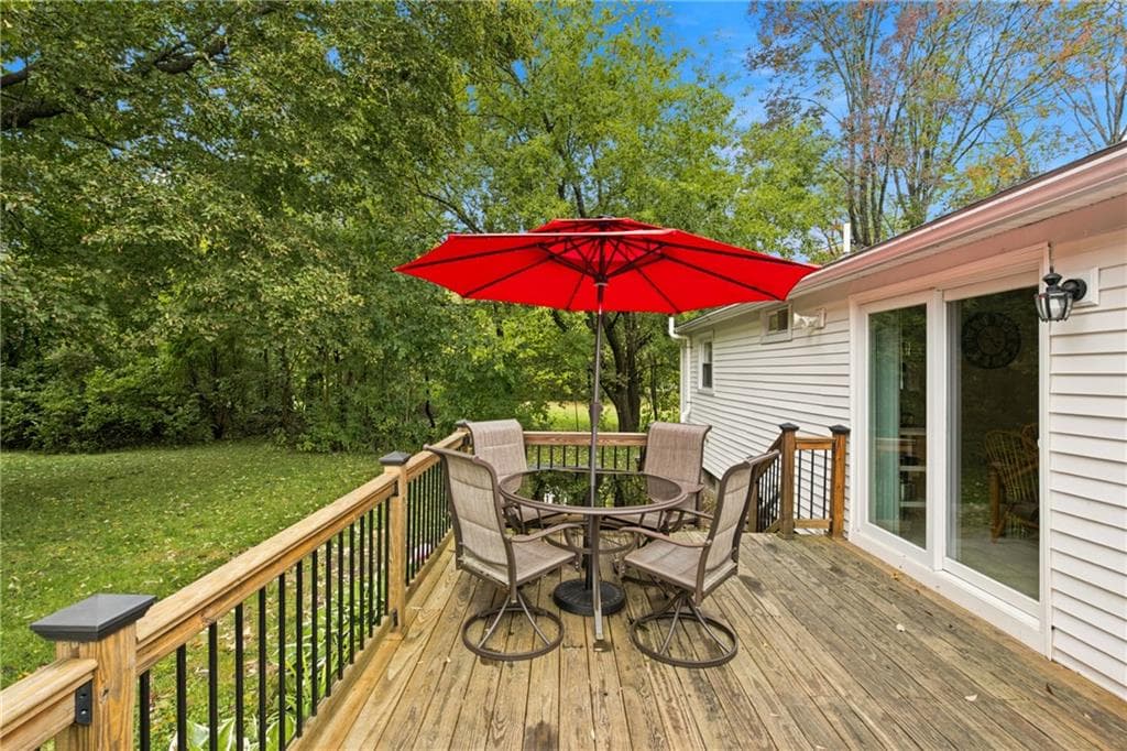 Single Family Residence at 248 Knollwood Drive, Woonsocket, photo 25 of 30