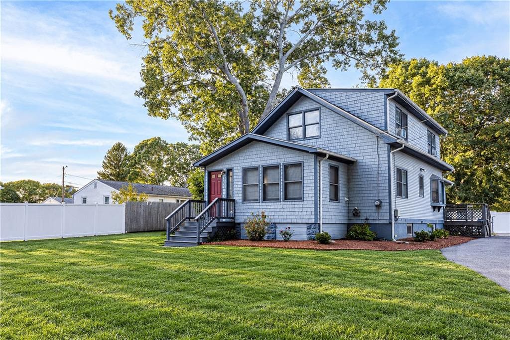 Single Family Residence at 565 Sandy Lane, Warwick, photo 2 of 29