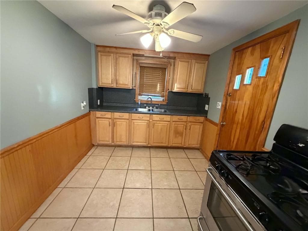 Single Family Residence at 110 Park View Boulevard, Cranston, photo 7 of 30