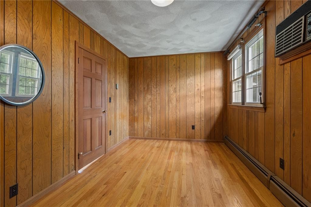 Single Family Residence at 5 Kimberly Ann Drive, Smithfield, photo 18 of 38