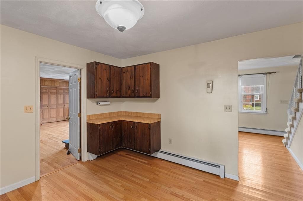 Single Family Residence at 5 Kimberly Ann Drive, Smithfield, photo 8 of 38