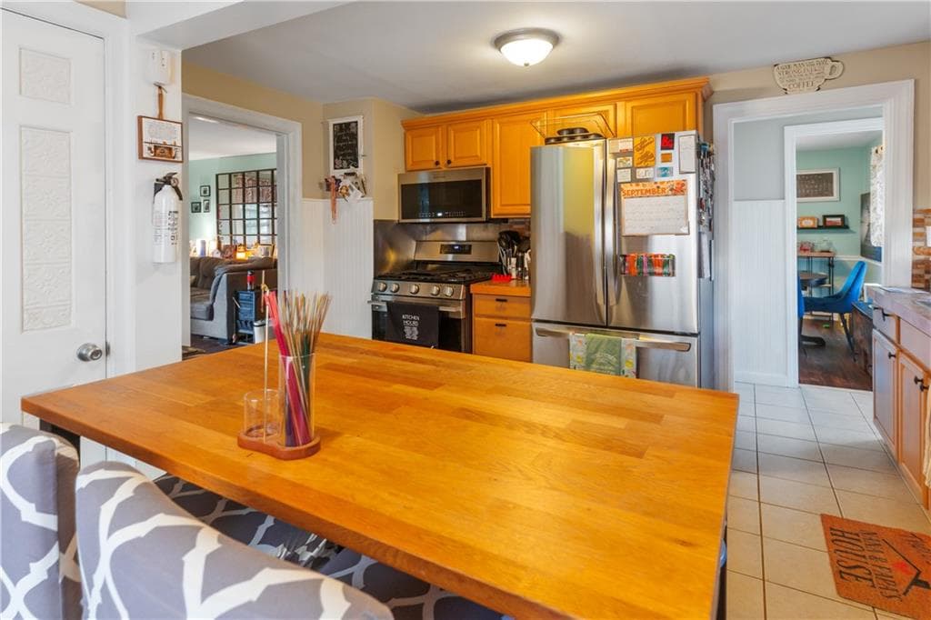 Single Family Residence at 69 Clarner Street, Pawtucket, photo 8 of 30