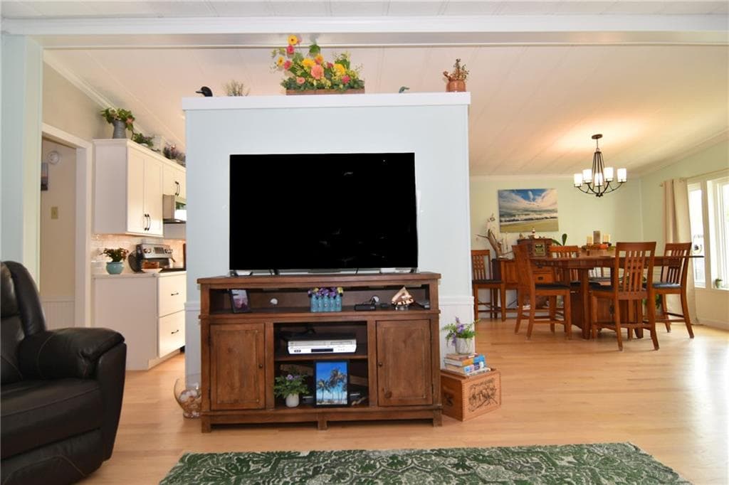Single Family Residence at 19 Healey Brook Court, South Kingstown, photo 6 of 30