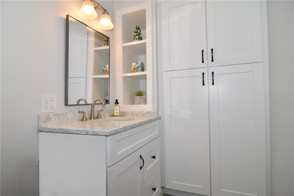 Single Family Residence at 19 Healey Brook Court, South Kingstown, photo 20 of 30