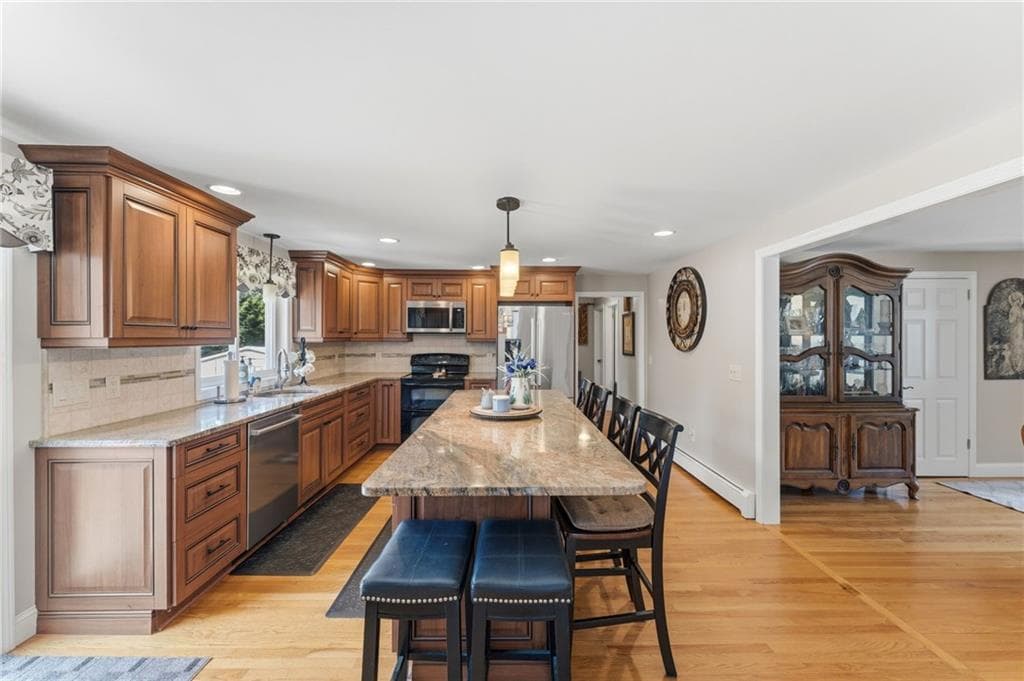 Single Family Residence at 6 Setian Circle, Johnston, photo 3 of 28