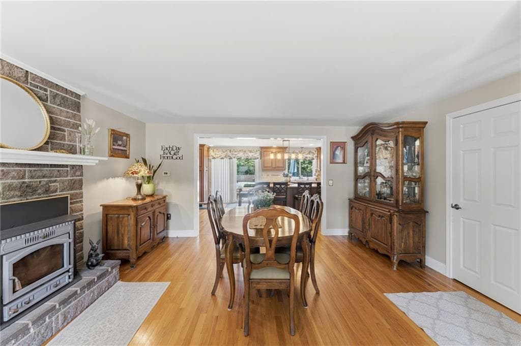 Single Family Residence at 6 Setian Circle, Johnston, photo 5 of 28