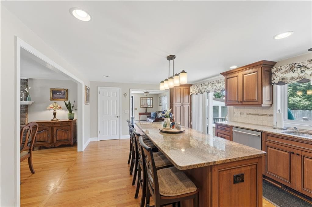 Single Family Residence at 6 Setian Circle, Johnston, photo 4 of 28