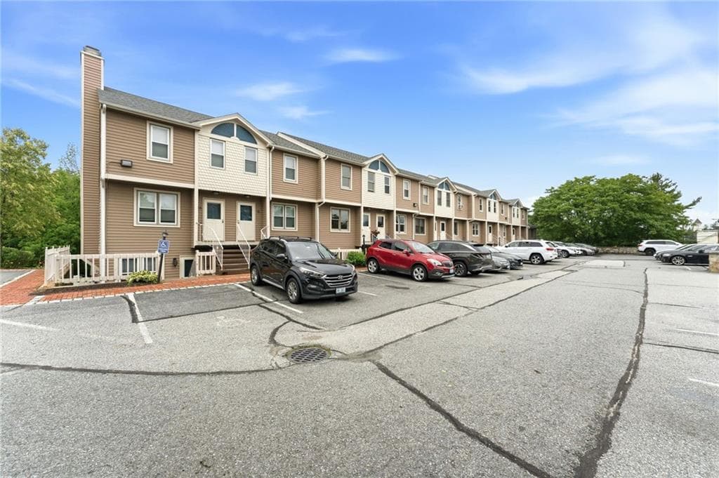 3399 Post Road UNIT 13