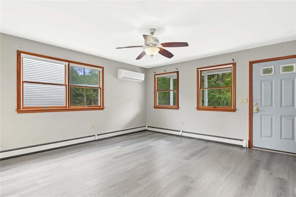 Single Family Residence at 55 Lafayette Avenue, South Kingstown, photo 14 of 47