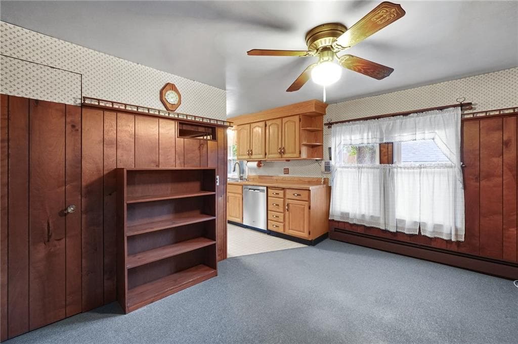 Single Family Residence at 64 Crest Avenue, Warwick, photo 13 of 29