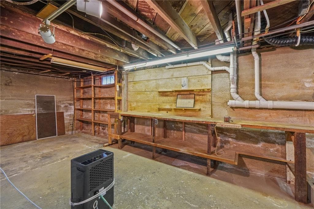 Single Family Residence at 64 Crest Avenue, Warwick, photo 26 of 29