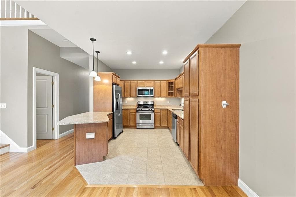 Condominium at 131 Fruit Hill Avenue UNIT 10, Providence, photo 7 of 42