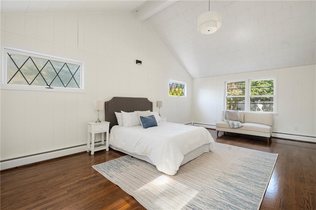 Single Family Residence at 330 Manolla Avenue, Warwick, photo 16 of 32