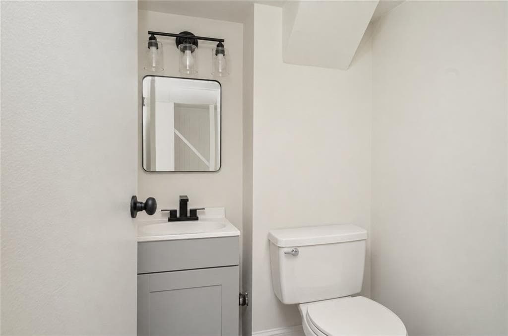 Single Family Residence at 330 Manolla Avenue, Warwick, photo 26 of 32