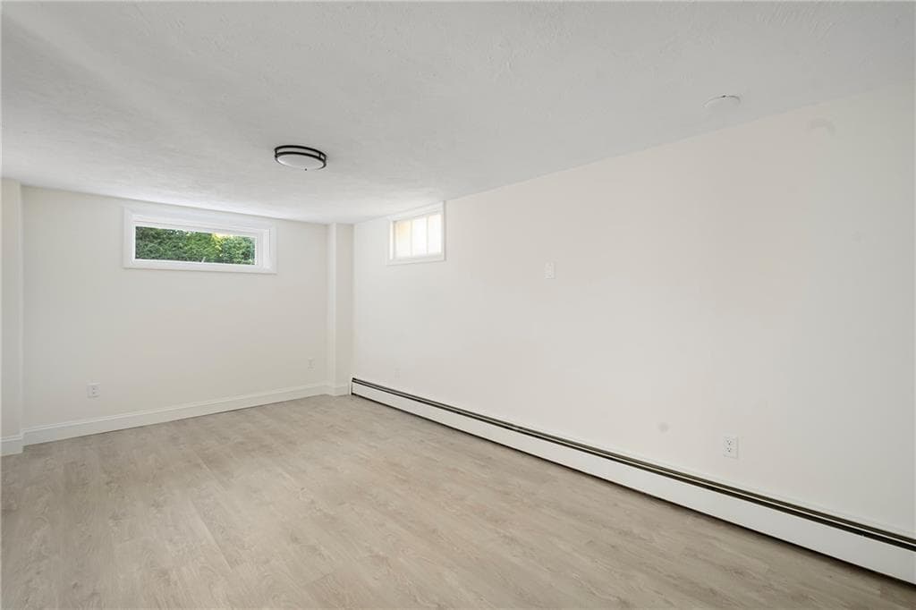 Single Family Residence at 330 Manolla Avenue, Warwick, photo 22 of 32