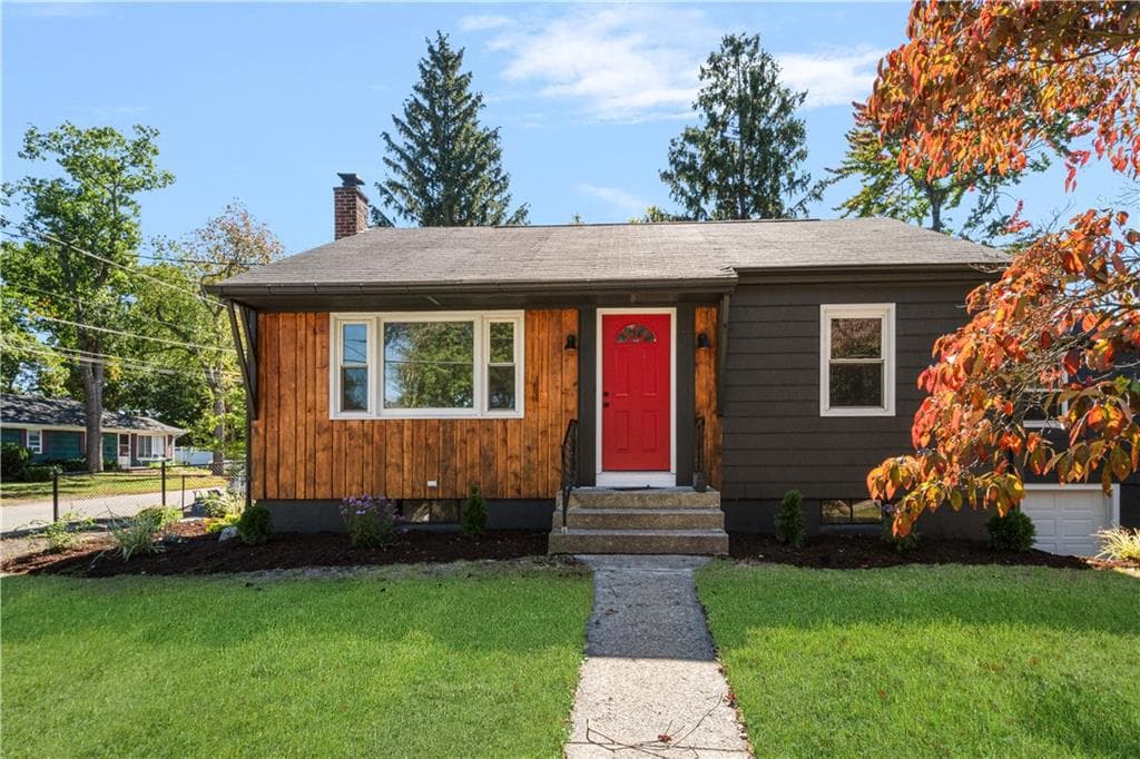 Single Family Residence at 330 Manolla Avenue, Warwick, photo 32 of 32