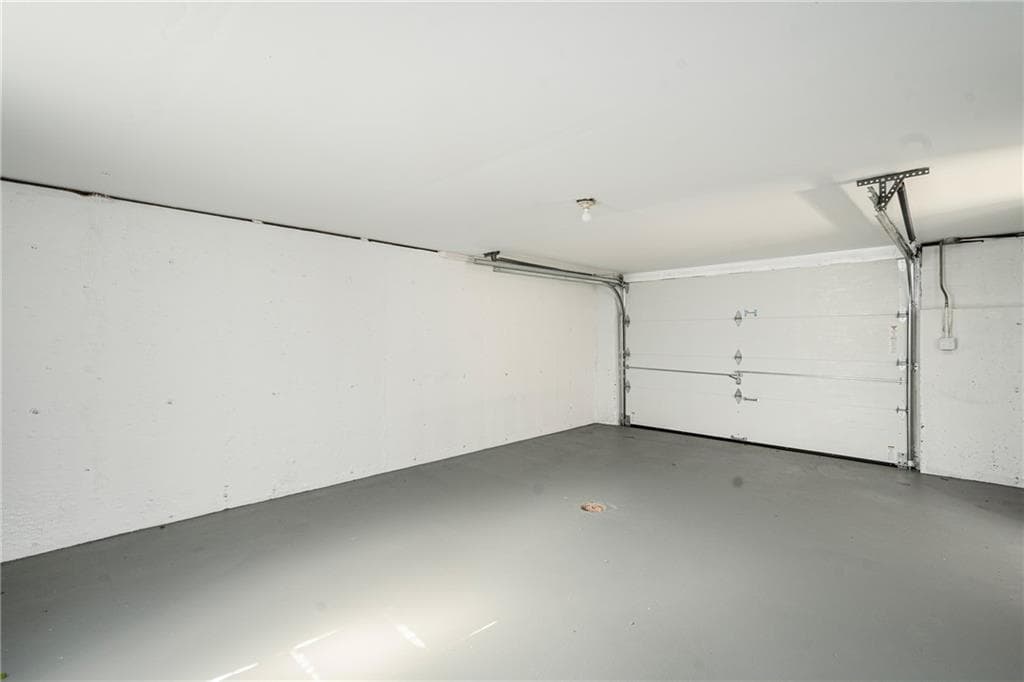 Single Family Residence at 330 Manolla Avenue, Warwick, photo 28 of 32